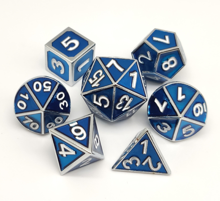 Handgemachte blaue Luxuswürfel stellten Vielzweckhand gegossenes D4 D6 D8 ein
