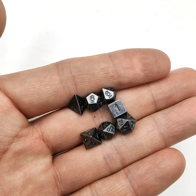 Leichtgewichtige Mini-Polyhedral Würfel in Long Tube Dungeons And Dragons RPG