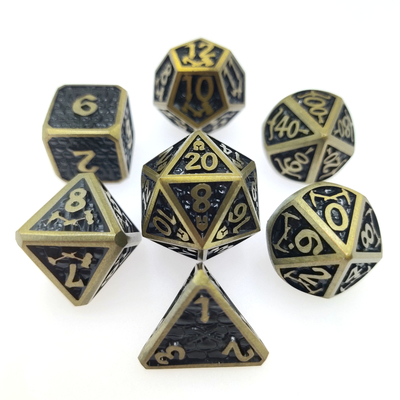 Würfelset für DND- oder RPG-Würfel. Praktische Beschichtung aus scharfem, buntem Metall