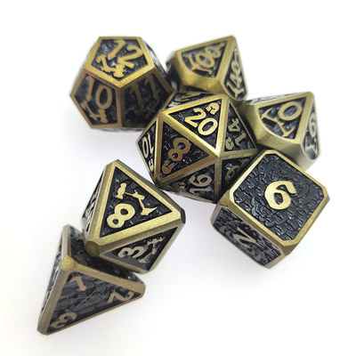 Würfelset für DND- oder RPG-Würfel. Praktische Beschichtung aus scharfem, buntem Metall