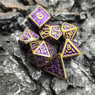 Geruchlose leichte Dnd-Metallwürfel stellten vielflächiges purpurartiges Silber des Spiel-Kartenspiels ein