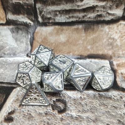 Edelstein-würfeln lichtdurchlässiger Harz-Metall-RPG den vielflächigen Grat-Harz-Spielautomaten