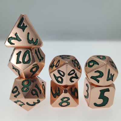 Handgefertigtes polyedrisches Würfelset mit scharfer Kante, hochwertiges Metall, spezielle Hände, die sich grün anfühlen, für RPG-Spiele