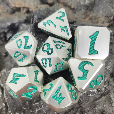 Vielflächige Harz-Würfel stellten leichtes praktisches Handschleifen-vielflächiges grünes Gold für alle Arten Spiel ein