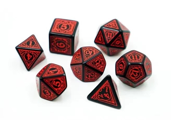 Modisches RPG-Spiel Würfel-Set 20mm Schwarzer Hintergrund Farbmuster