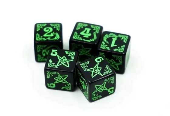 Modisches RPG-Spiel Würfel-Set 20mm Schwarzer Hintergrund Farbmuster