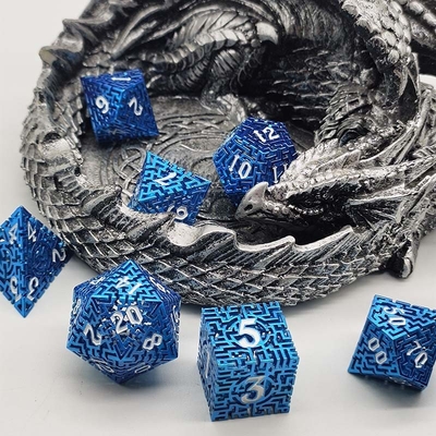 Hollow Maze Metall Würfel Set DND Krusu's Call RPG Vielfältig