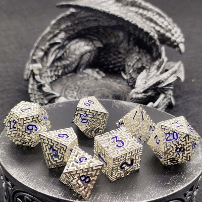 Hollow Maze Metall Würfel Set DND Krusu's Call RPG Vielfältig