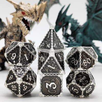 Mehrschichtiges Metall-RPG Würfel Fliegender Drache Solider glatter Drache DND