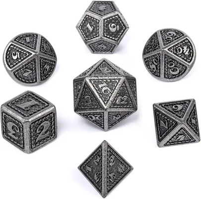 Massivmetallwürfel auf Drachenskala Mehrfarbiger DND-RPG Helle Farben