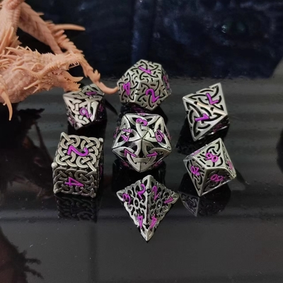 Verflochtenes Hollow DND RPG Metall Würfel Drache und Untergrund City Brettspiel