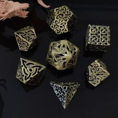 Verflochtenes Hollow DND RPG Metall Würfel Drache und Untergrund City Brettspiel