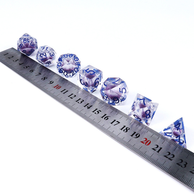 Lila Flüssigkeit Naturharz Charakter spielt ein Multi-Nudel Würfel-Set dnd Würfel