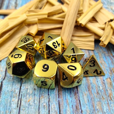 Champagner Gold Farbe Metall Polygraphische Würfel Desktop-Spiel Würfel-Set