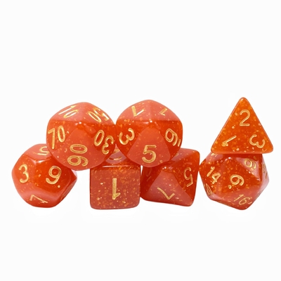 Lichtgoldpulver, orangefarbenes Harz, Charakter, das ein Brettspiel mit Würfeln spielt.