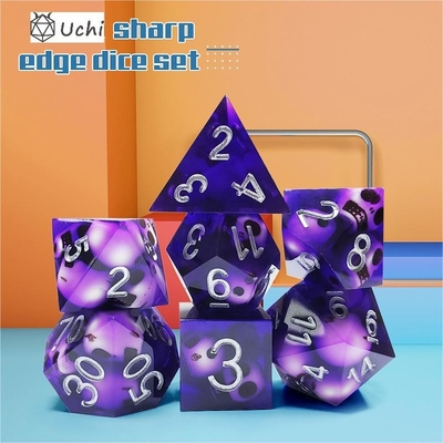 Purpur Crystal Skull Resin Boarding Dice Set Drache und Dungeon