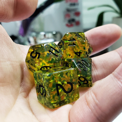 Gelber Blitz Resin Boarding Würfel Set und Würfel