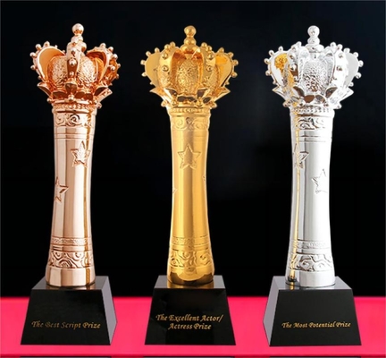 Trophäen aus Harz, Gold oder Silber beschichtet