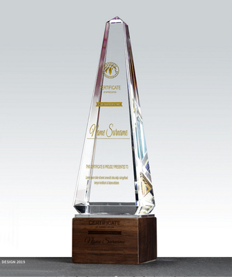Individualisierte Trophäen aus Harz, Kombination aus Kristall und Massivholz