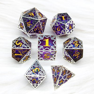 Violettharz und Schneeflocken-Metallrahmen Tisch-Rollenspiel spezifisches mehrseitiges Würfelset