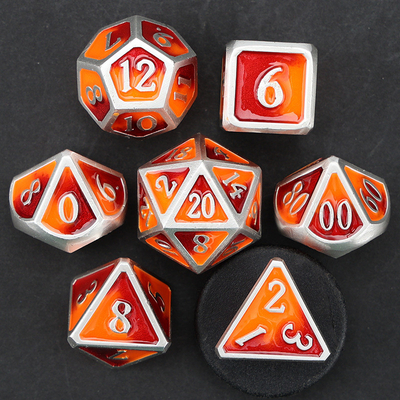 Individuell angepasste Metall-DND-Dätzensatz mit Silberzahlen, verwendet für das Schachspiel D &amp; D