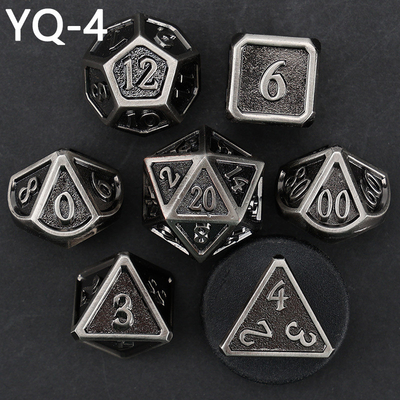 Individuell angepasste Metall-DND-Dätzensatz mit Silberzahlen, verwendet für das Schachspiel D &amp; D