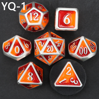 Individuell angepasste Metall-DND-Dätzensatz mit Silberzahlen, verwendet für das Schachspiel D &amp; D