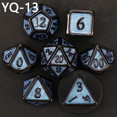 Individuell angepasste Metall-DND-Dätzensatz mit Silberzahlen, verwendet für das Schachspiel D &amp; D