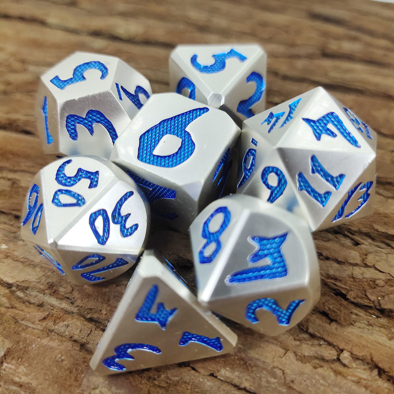 Luxuriöses 7-teiliges Set, robust für Dungeon und Dragon, handgegossene polyedrische Würfel, silberblau, für RPG- und DND-Spiele