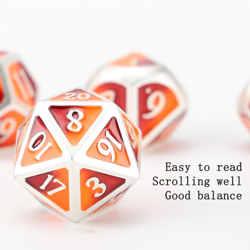 Individuell angepasste Metall-DND-Dätzensatz mit Silberzahlen, verwendet für das Schachspiel D &amp; D
