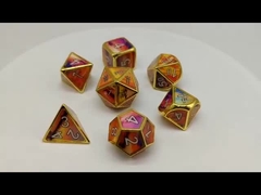 Hand, die Mini Polyhedral Dice Set Sturdy Vielzweck für Geschenke reibt