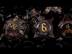 Die Metallwürfel mit dem Kopf stechen