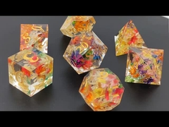 Haltbare Würfel-Hand des Harz-DND, die vielflächigen Grat gießt